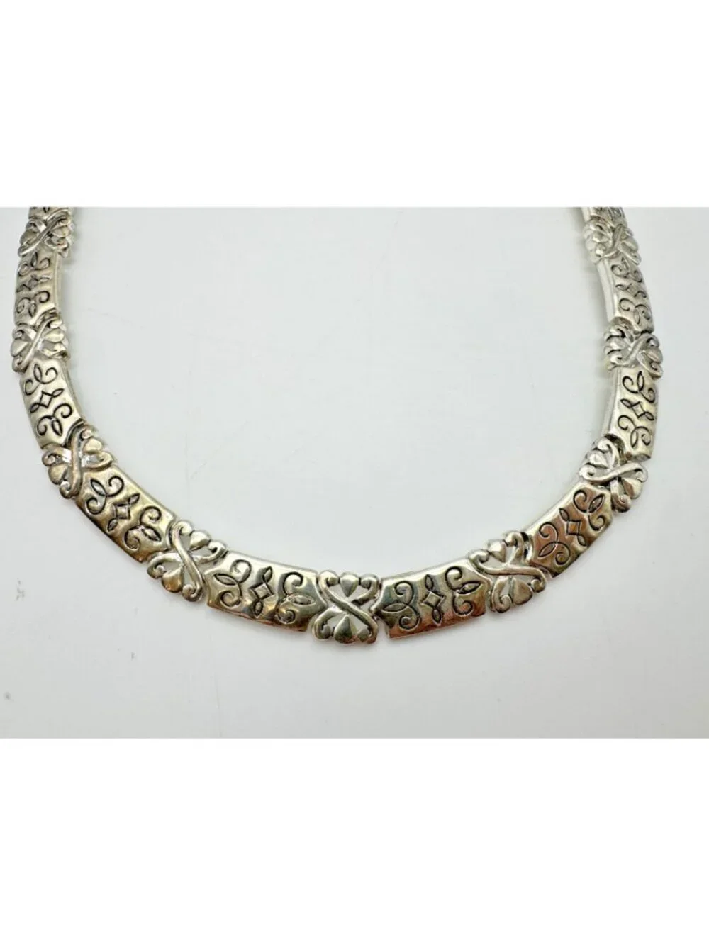 Periwinkle by Barlow Silver Tone Collar Necklace NEW w/Tags, Ornate, Classic 18